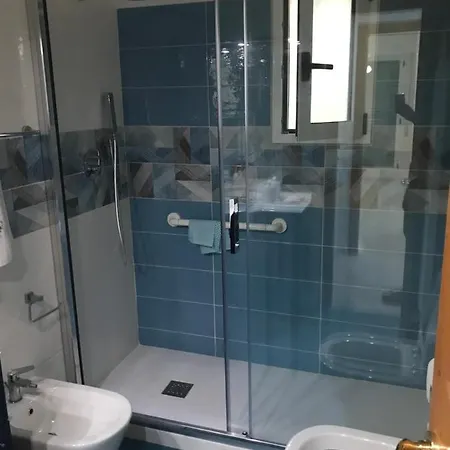 Taras House * Таранто